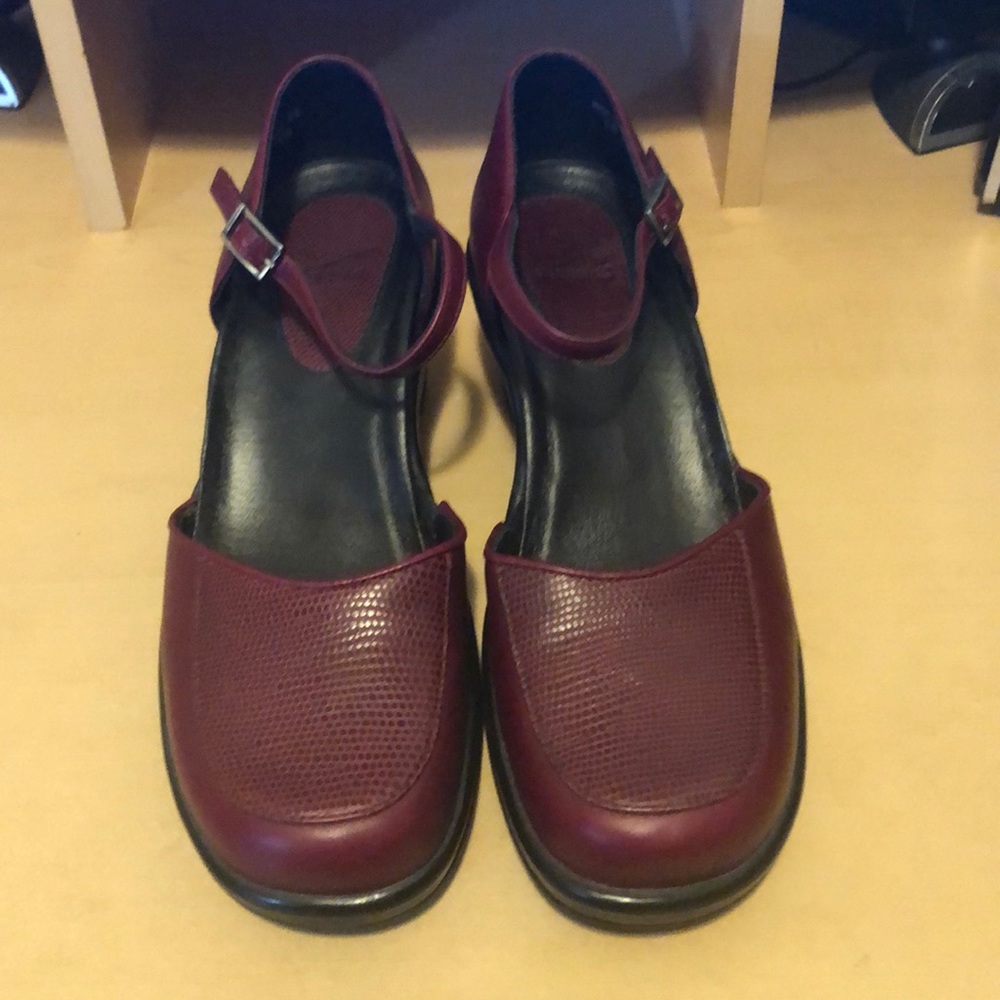 Dansko Mary Jane Shoes, Maroon Leather, sz 39